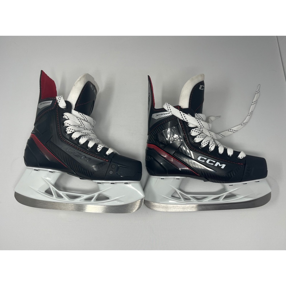 NEW CCM JetSpeed FT455 Junior Ice Hockey Skates Size 3 Regular. Retails for $110